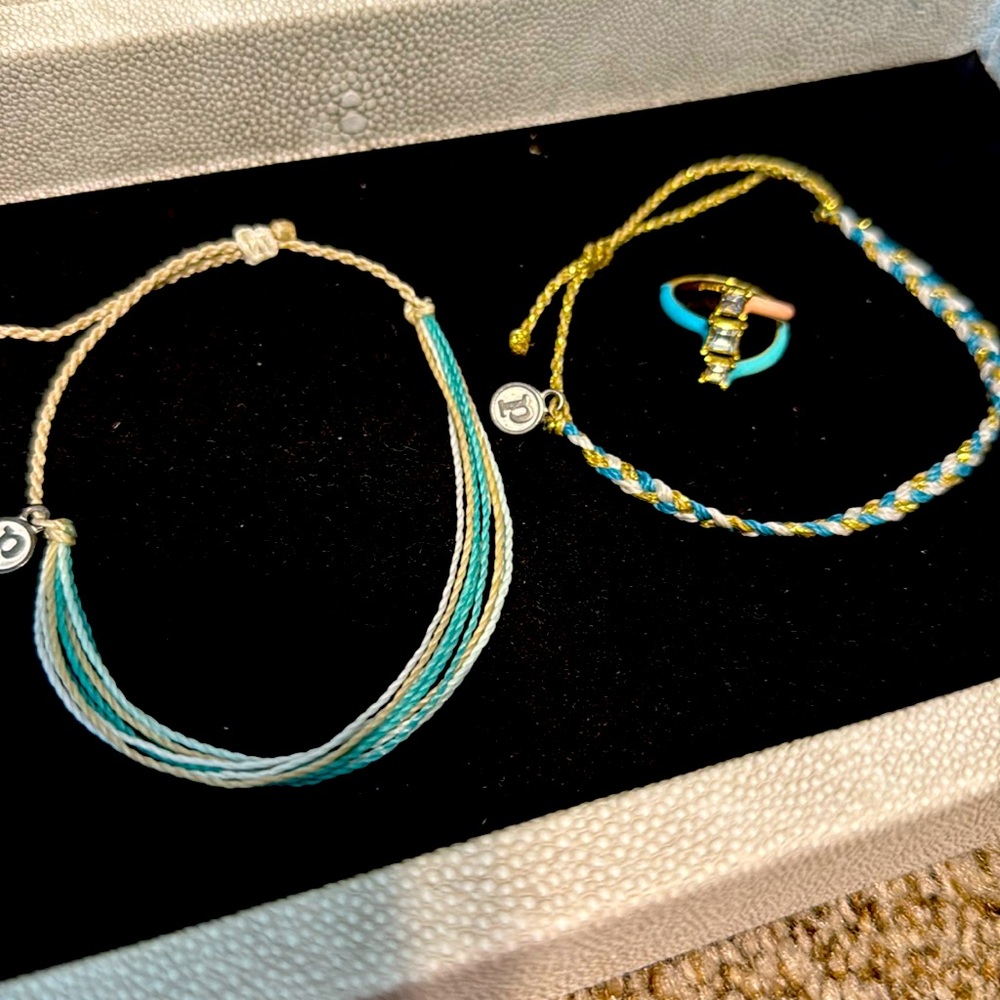 Pura Vida trio